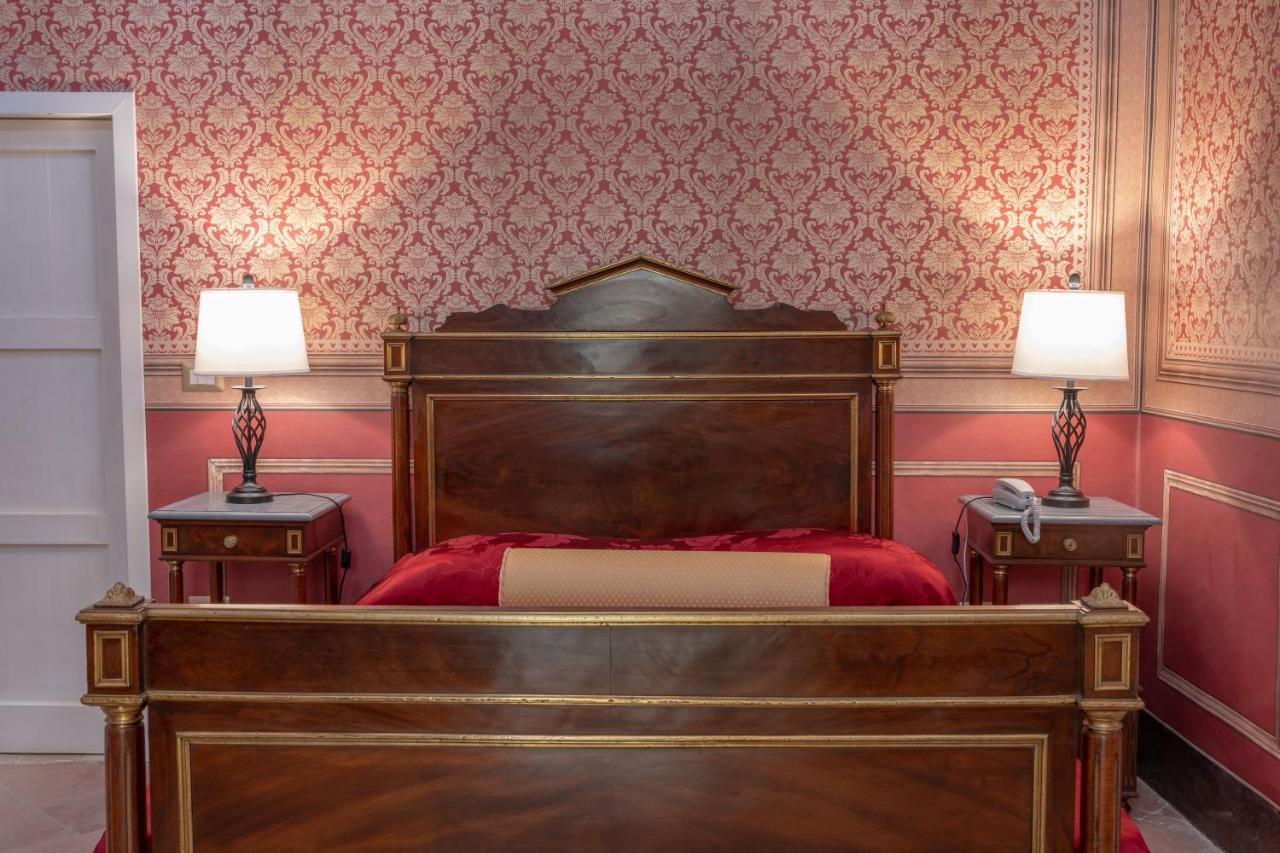 Il Cavaliere Al Borgo Antico Hotel Copertino Exterior foto