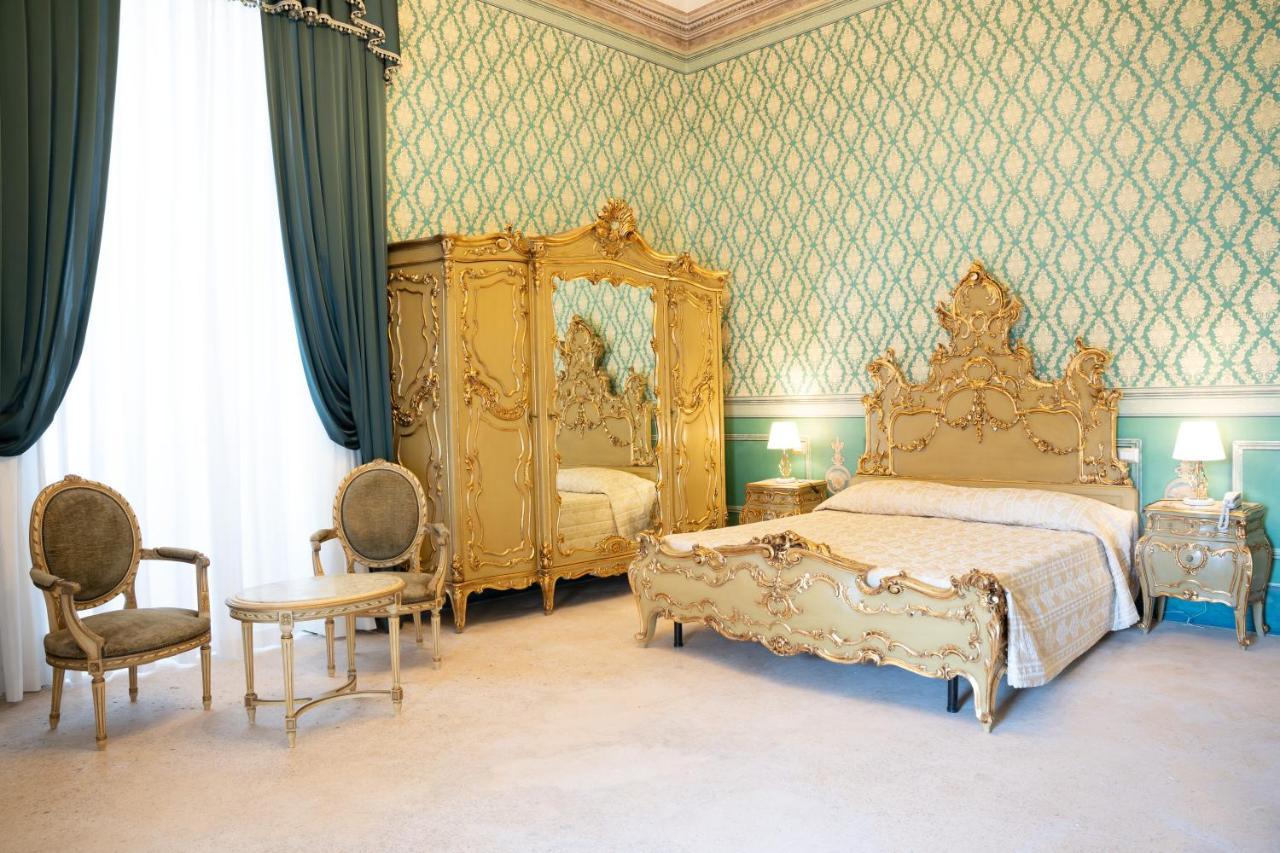 Il Cavaliere Al Borgo Antico Hotel Copertino Exterior foto
