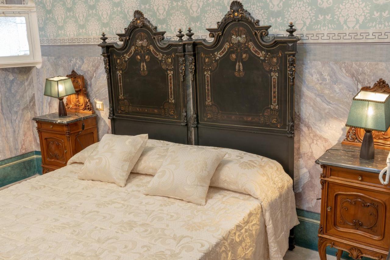 Il Cavaliere Al Borgo Antico Hotel Copertino Exterior foto