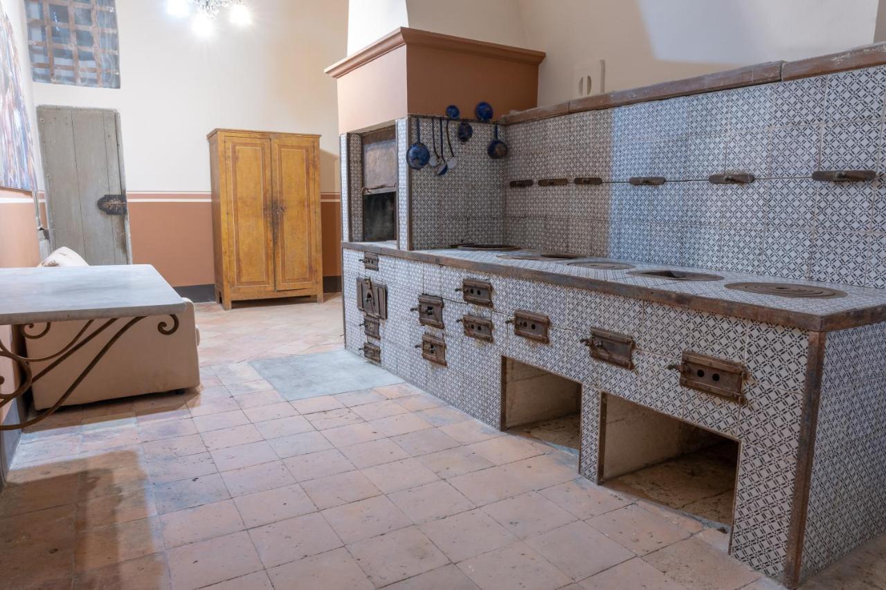 Il Cavaliere Al Borgo Antico Hotel Copertino Exterior foto