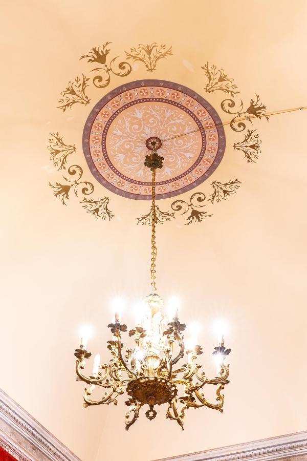 Il Cavaliere Al Borgo Antico Hotel Copertino Exterior foto