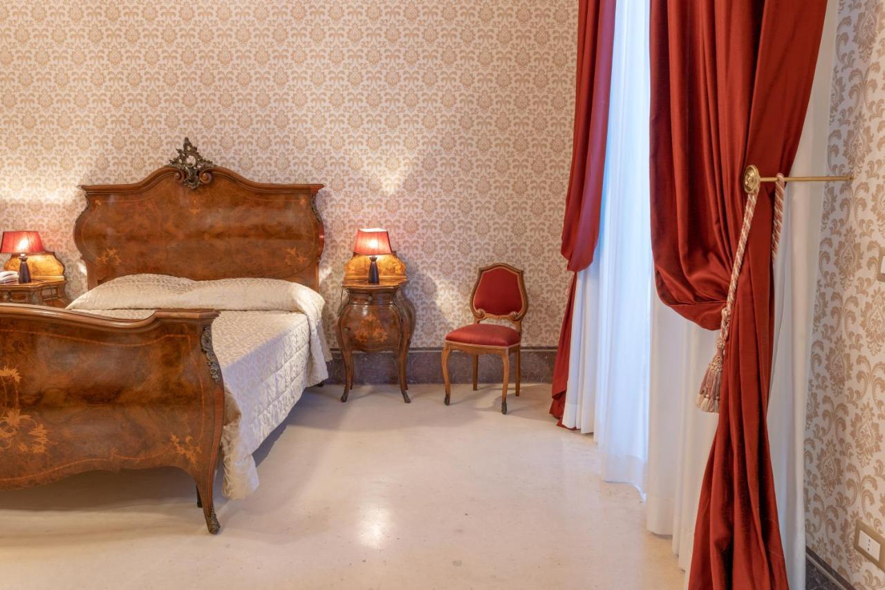 Il Cavaliere Al Borgo Antico Hotel Copertino Exterior foto