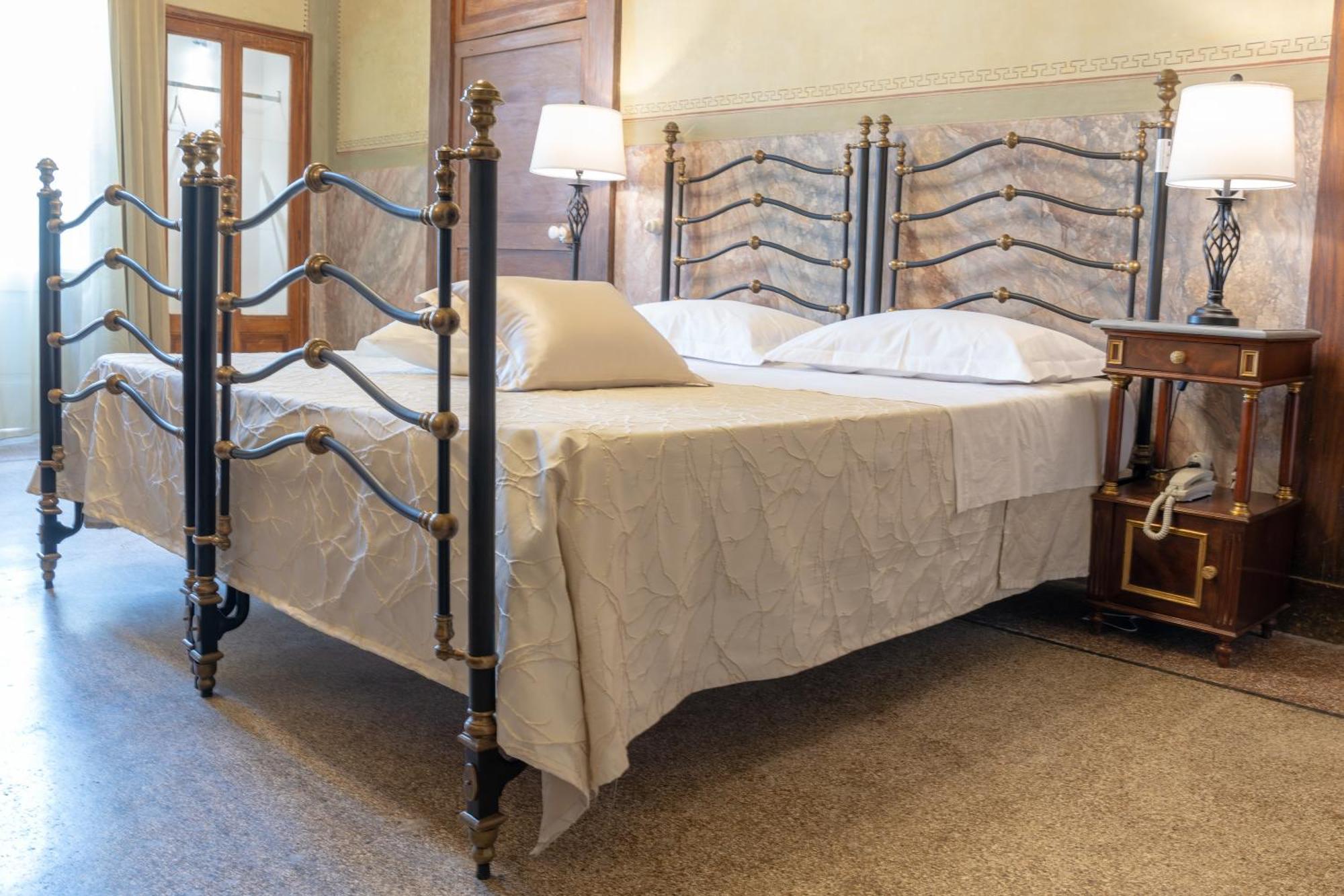 Il Cavaliere Al Borgo Antico Hotel Copertino Exterior foto