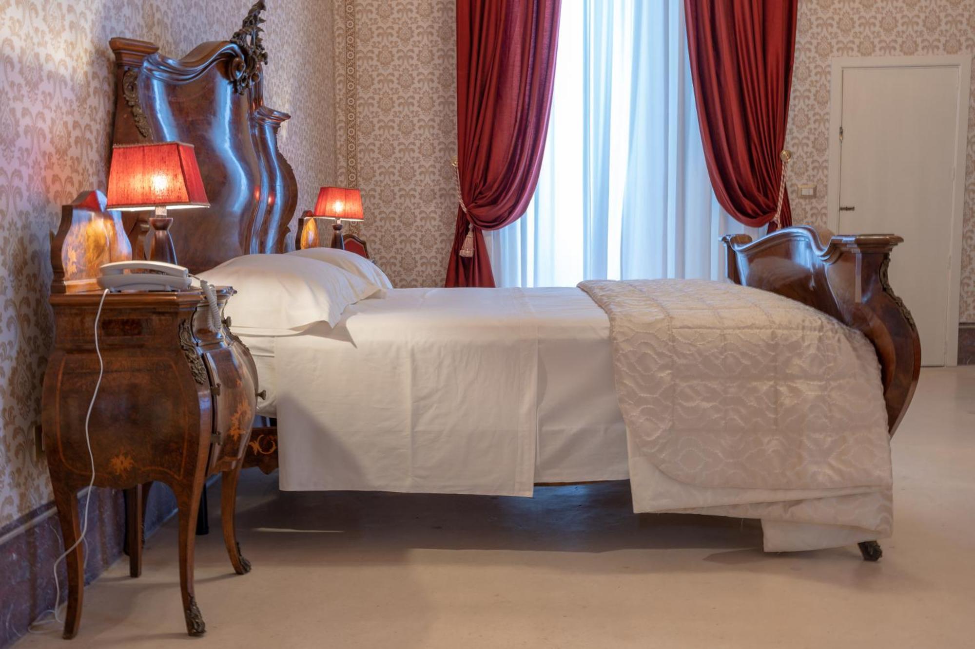 Il Cavaliere Al Borgo Antico Hotel Copertino Exterior foto